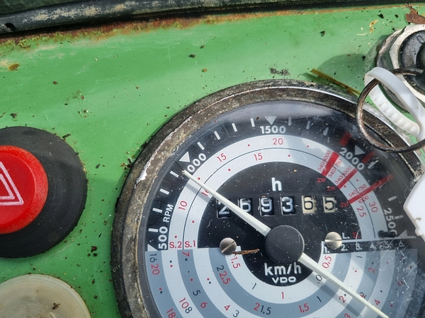 Chris Atkin & Son Ltd - Fendt 204V